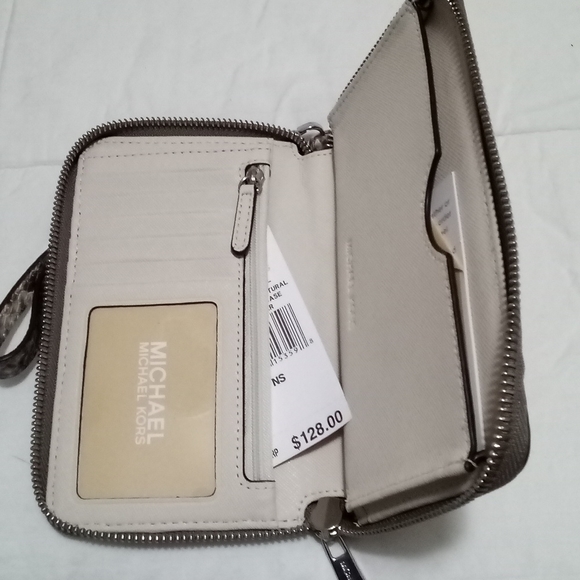 Michael Kors NWT Walket - Picture 2 of 4